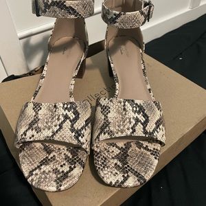 Taupe Clark’s sandals size 10M